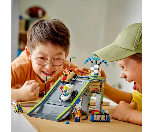 LEGO City 60460 Tor wyścigowy z rampą - 1298089 - zdjęcie 12